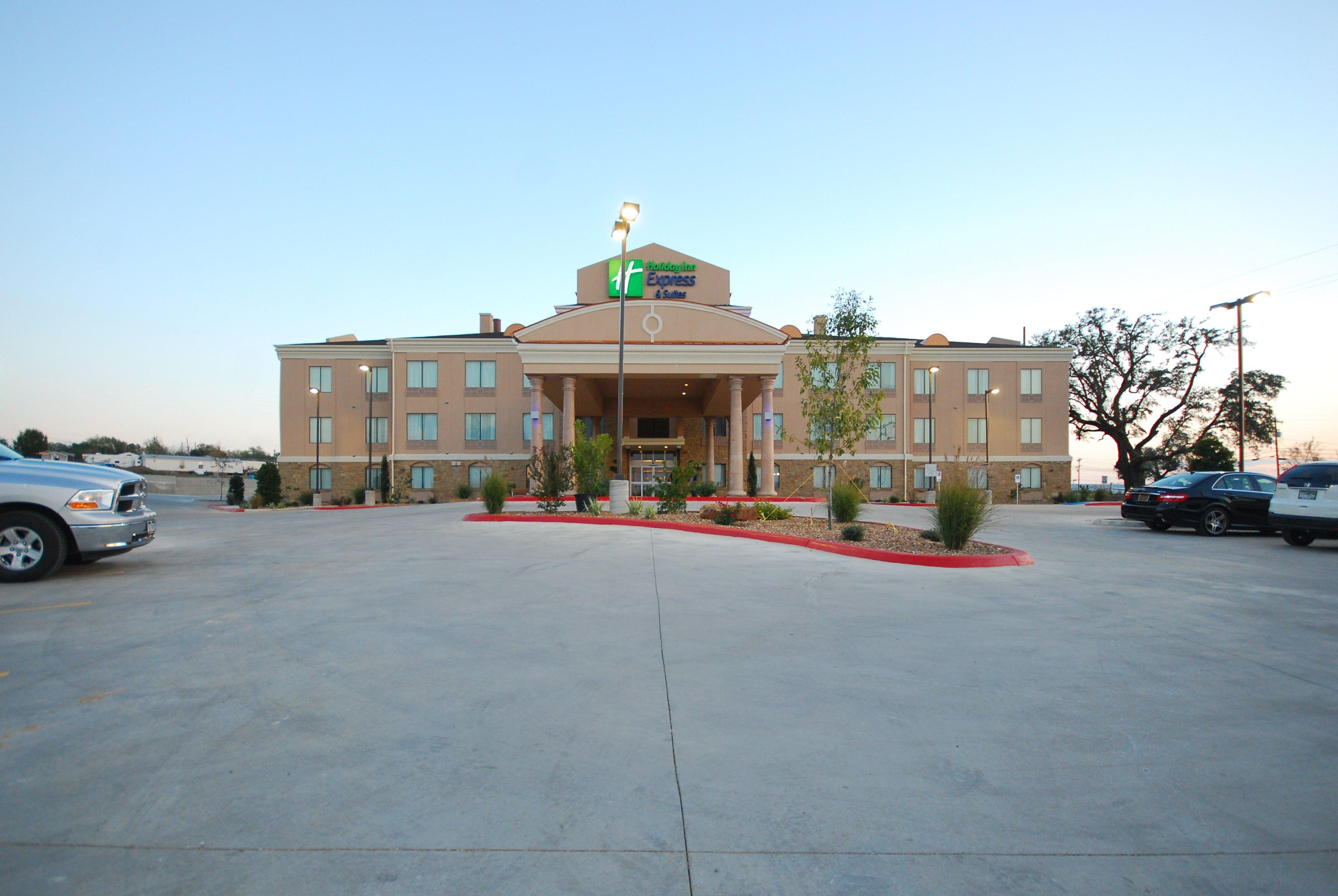 Holiday Inn Express & Suites Gonzales By Ihg Exteriör bild