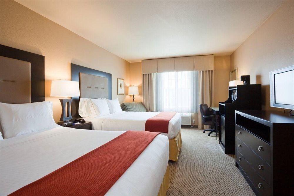 Holiday Inn Express & Suites Gonzales By Ihg Rum bild