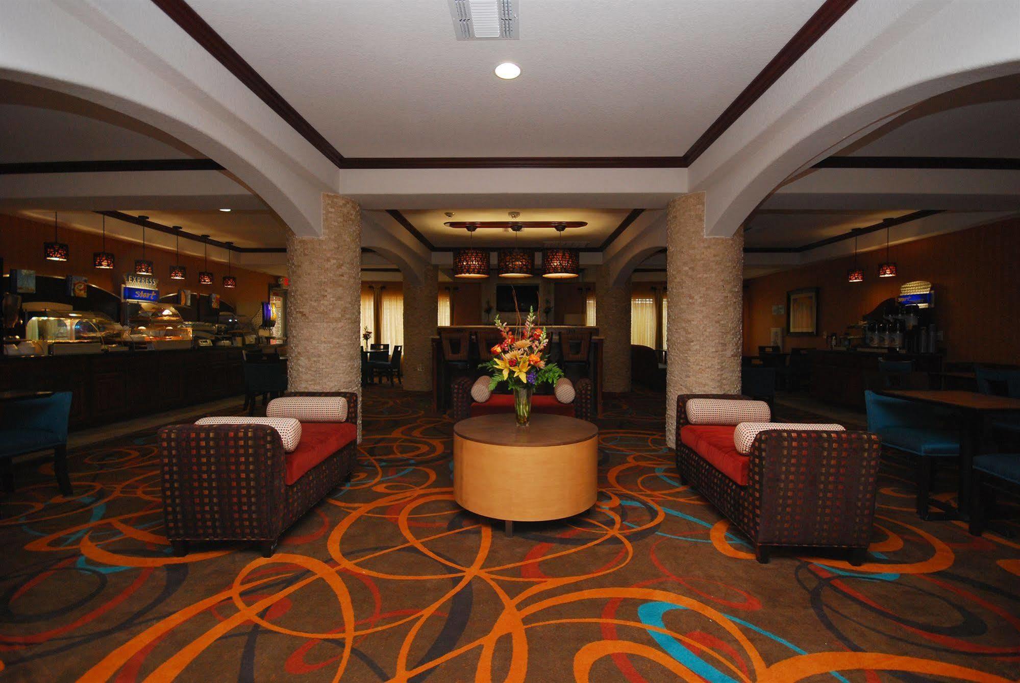 Holiday Inn Express & Suites Gonzales By Ihg Exteriör bild