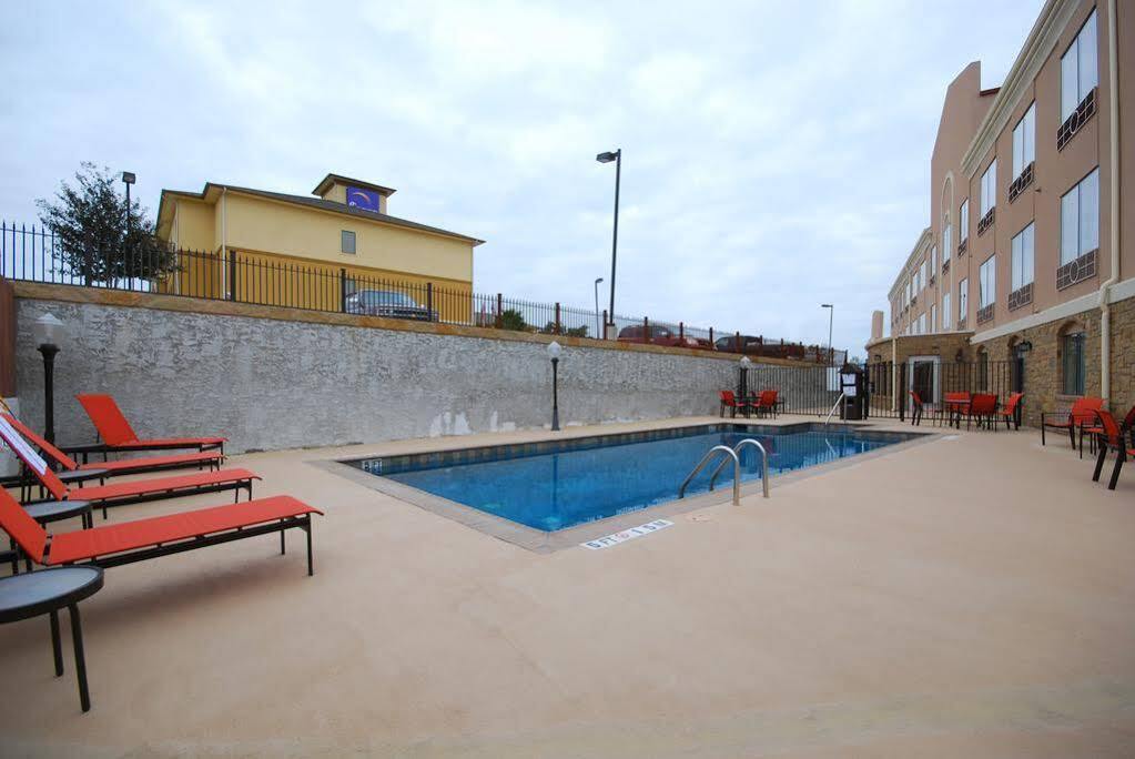 Holiday Inn Express & Suites Gonzales By Ihg Exteriör bild